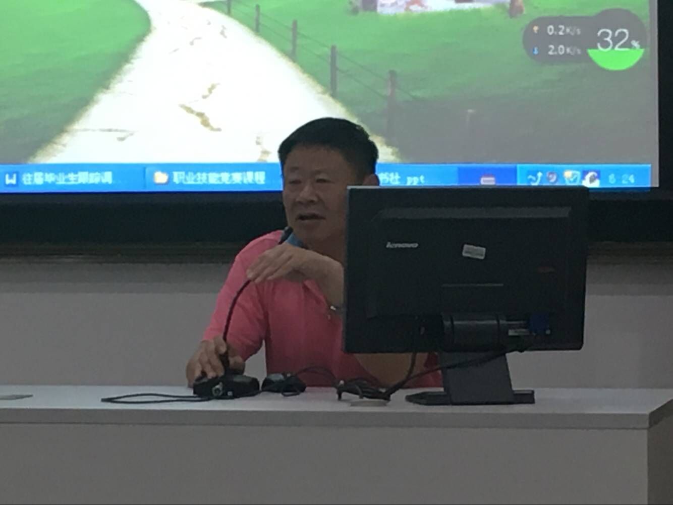 1526971203984997.jpg 裘国伟院长讲话.jpg