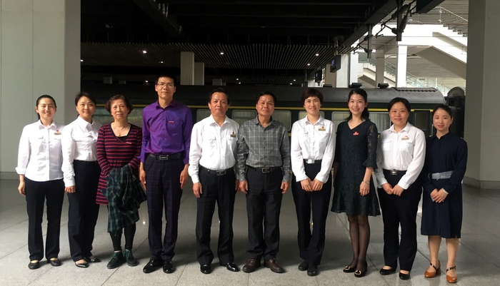 1558594217130644.jpg 高速铁路客运乘务专业赴福州站洽谈校企合作 (复制).jpg